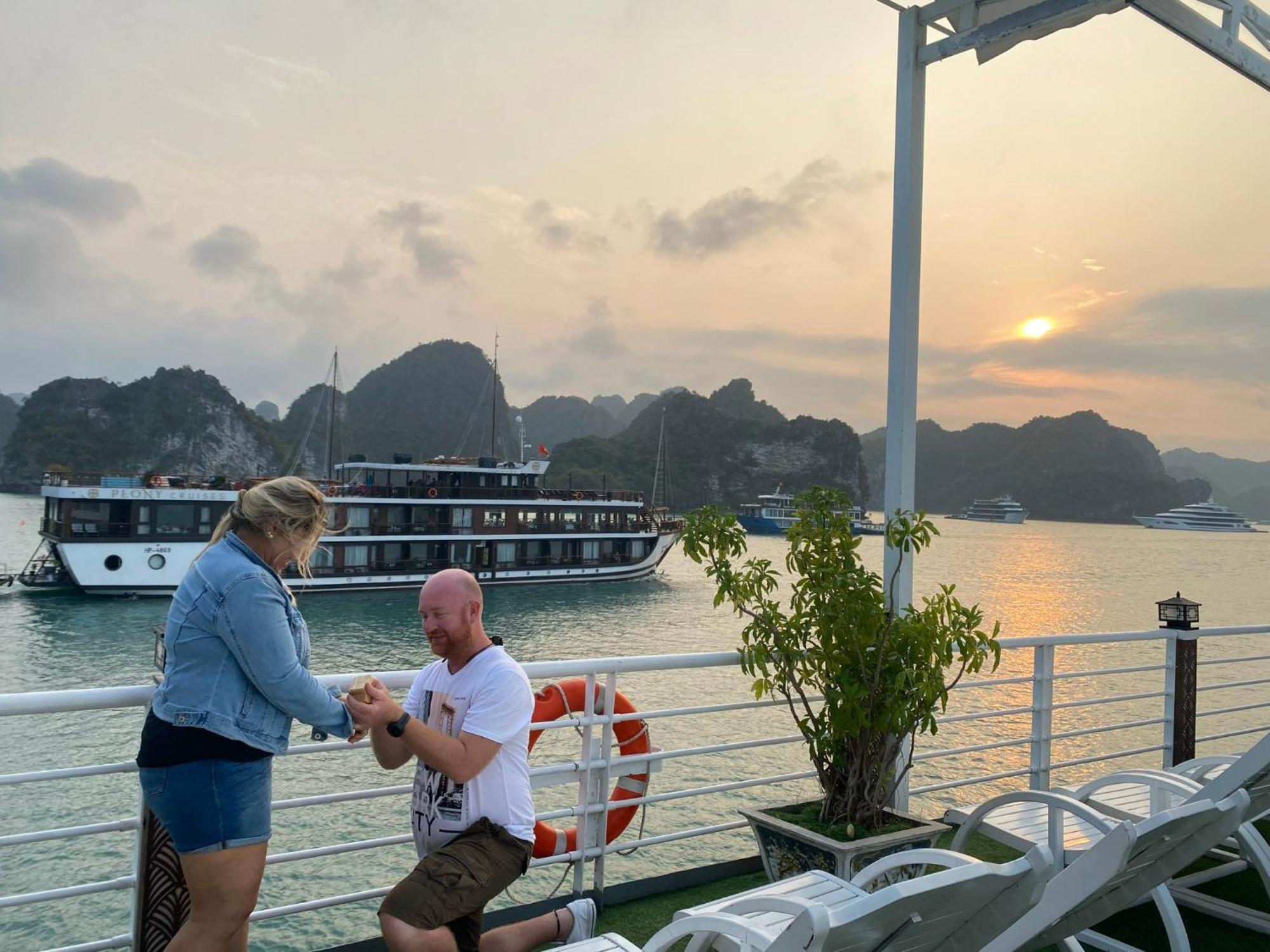 Hotel Halong Sapphire Cruises Ha Long Exterior foto