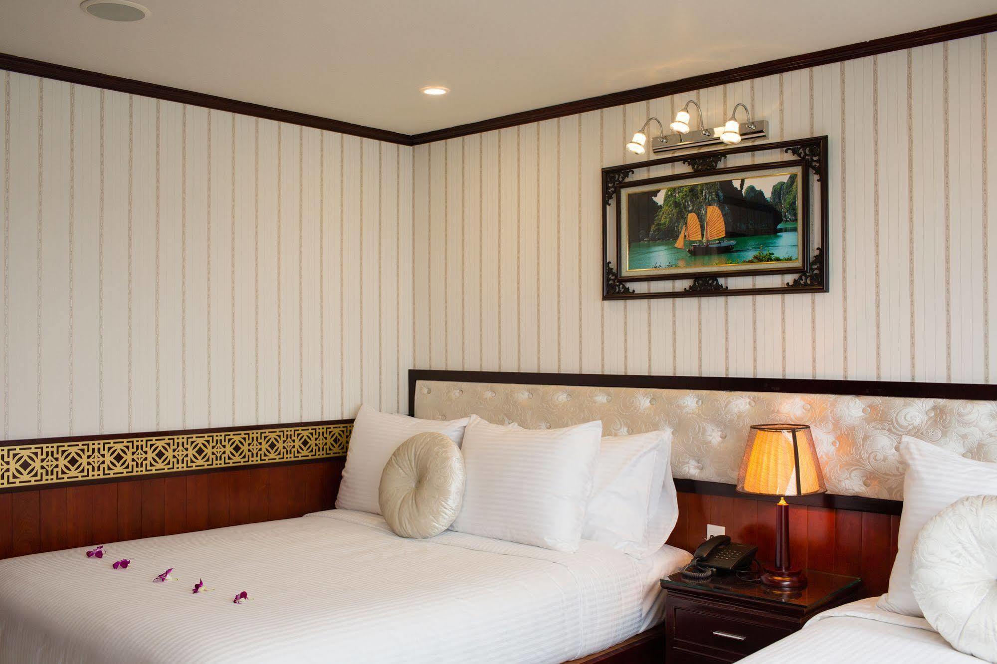 Hotel Halong Sapphire Cruises Ha Long Exterior foto