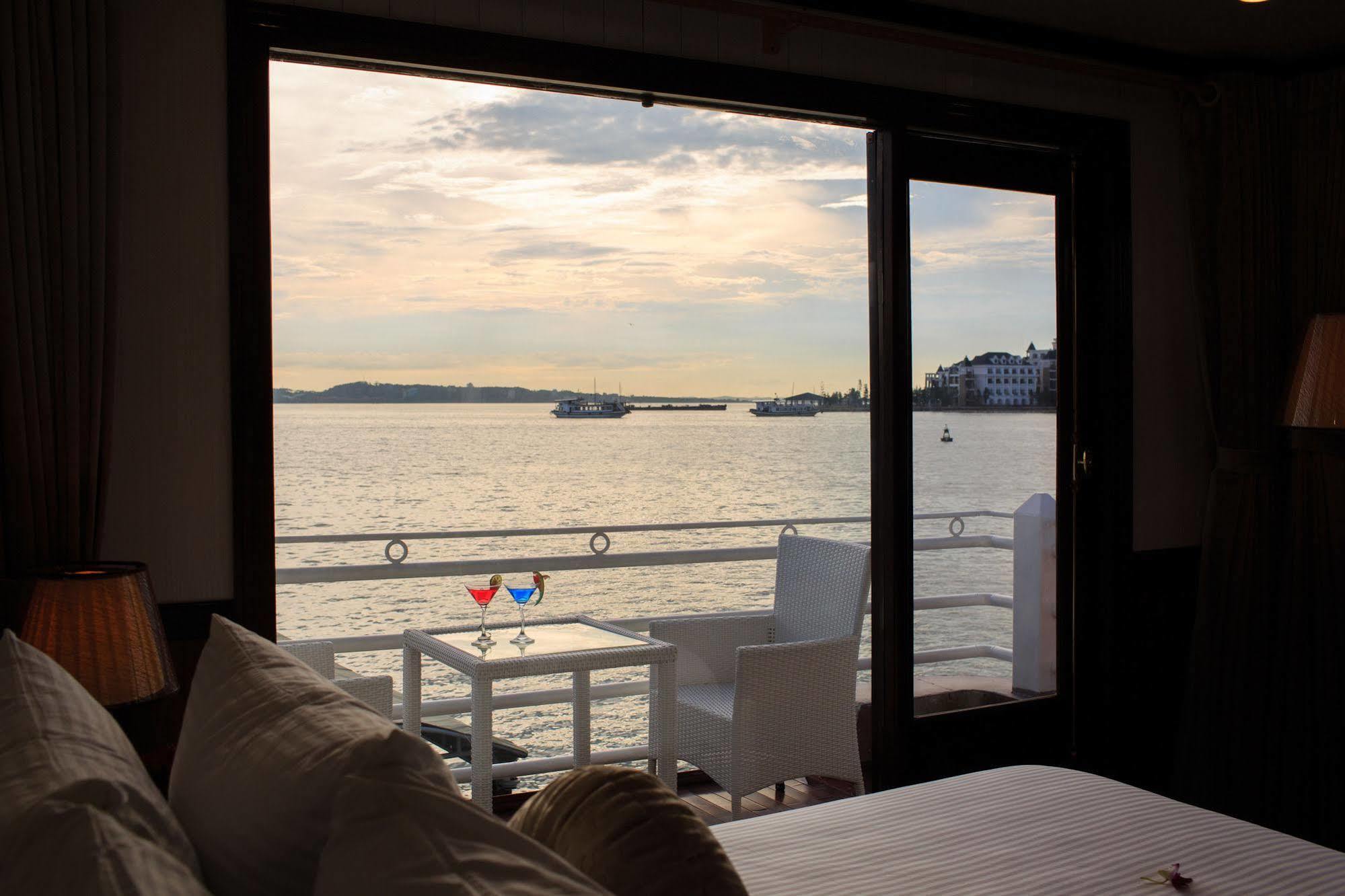 Hotel Halong Sapphire Cruises Ha Long Exterior foto